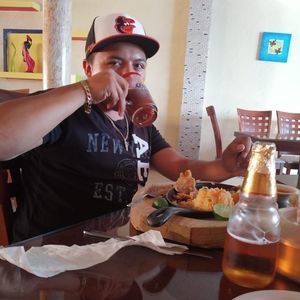 Meet your Posher, Cesar